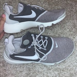 Nike prestos size 9